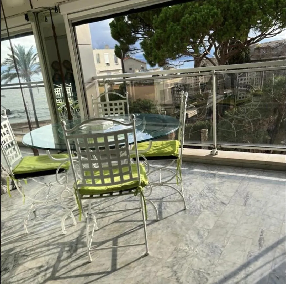 Apartament Vue Mer Et Remparts. Entre Vieille Ville Et Plages Antibes
